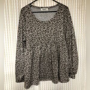 Haptics leopard top